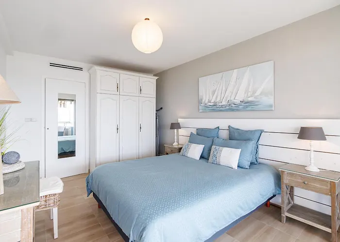 Ep2a2 - Beautiful 1bdr With Sea View - Swimming Pool - Ac - Parking Apartamento